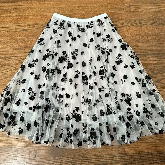 NWOT Chicwish 3D POSY LINED DOUBLE-LAYERED MESH MIDI SKIRT IN DUSTY BLUE XS - Picture 8 of 14